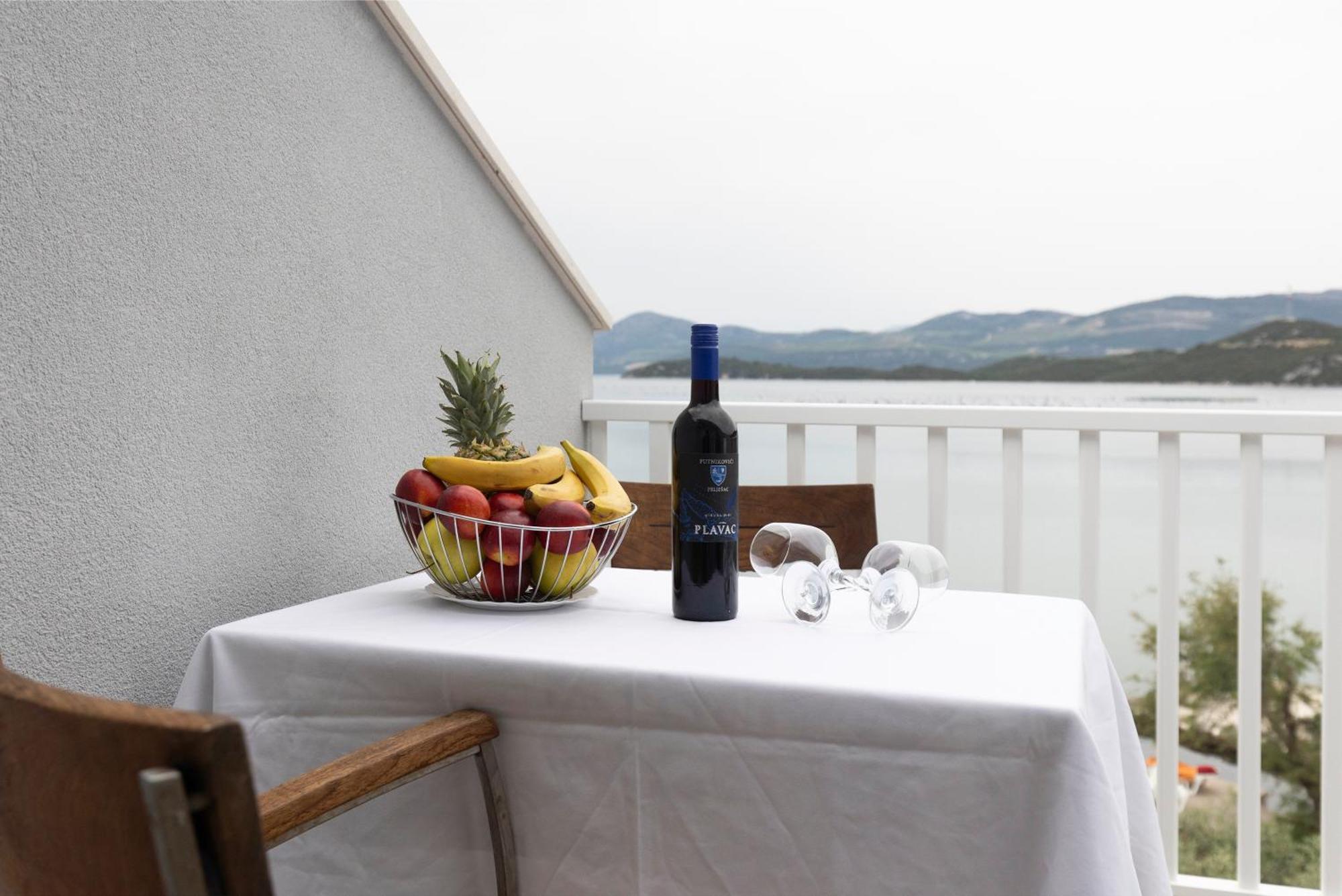 Apartments By The Sea Zuronja, Peljesac - 10137 Brijesta Bagian luar foto