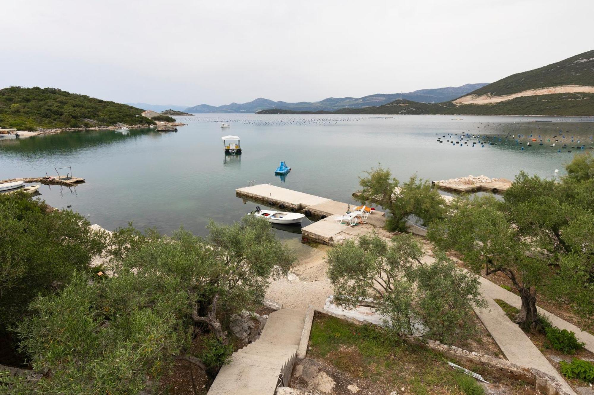 Apartments By The Sea Zuronja, Peljesac - 10137 Brijesta Bagian luar foto