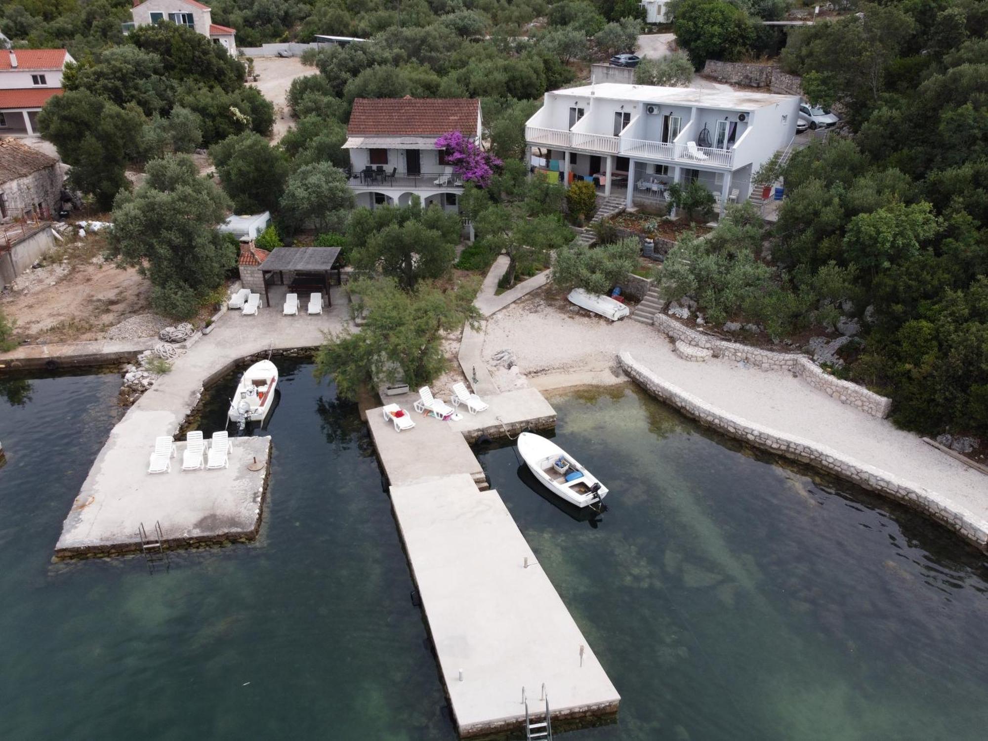 Apartments By The Sea Zuronja, Peljesac - 10137 Brijesta Bagian luar foto